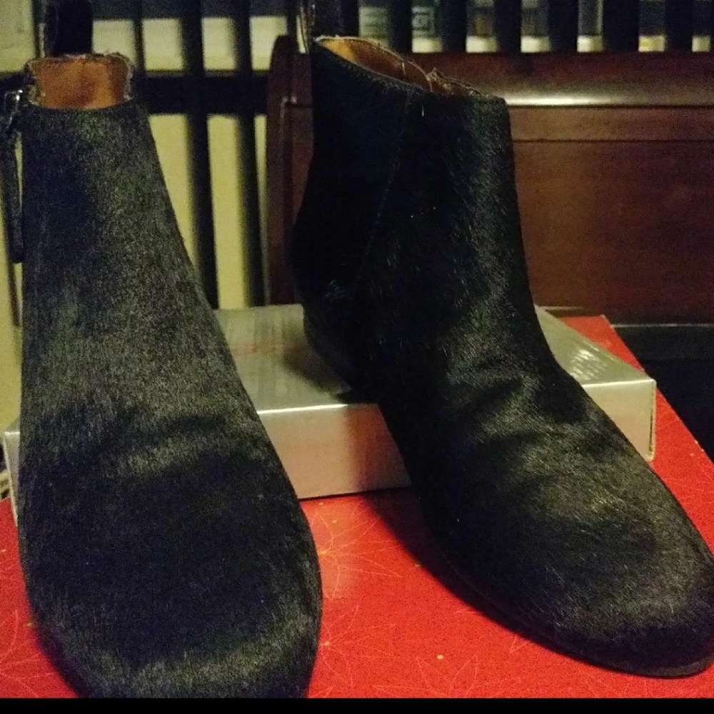 Gap faux fur bootie